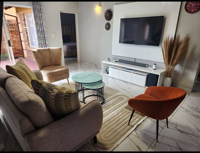 3 BEDROOM TOWNHOUSE FOR SALE IN GLEN MARAIS